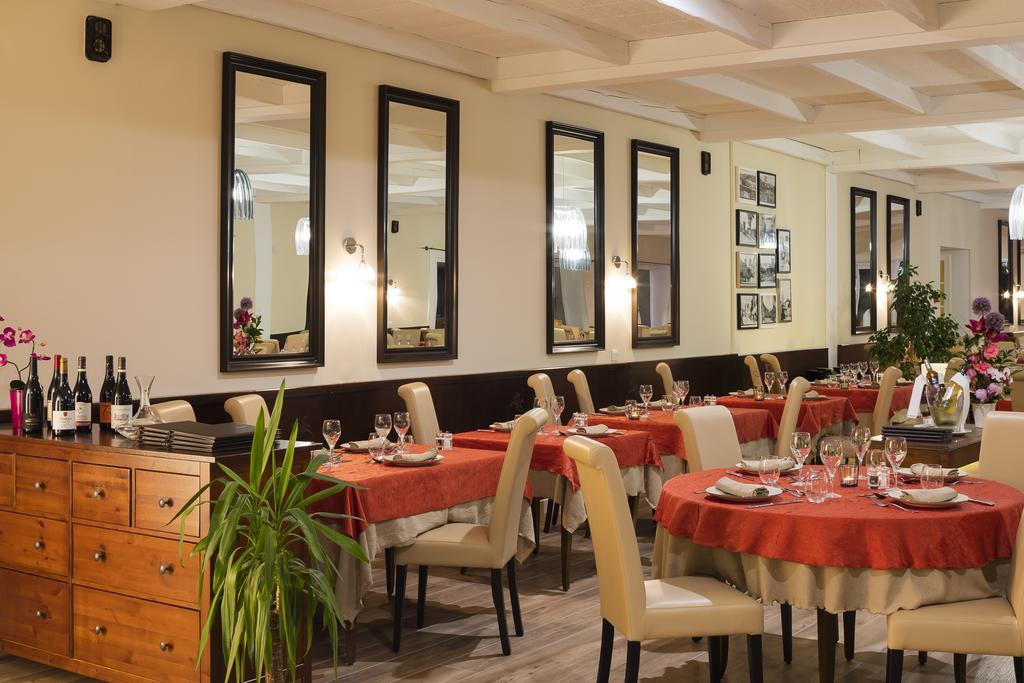 Logis Hotel Restaurant Les Cedres ジョワイユーズ エクステリア 写真